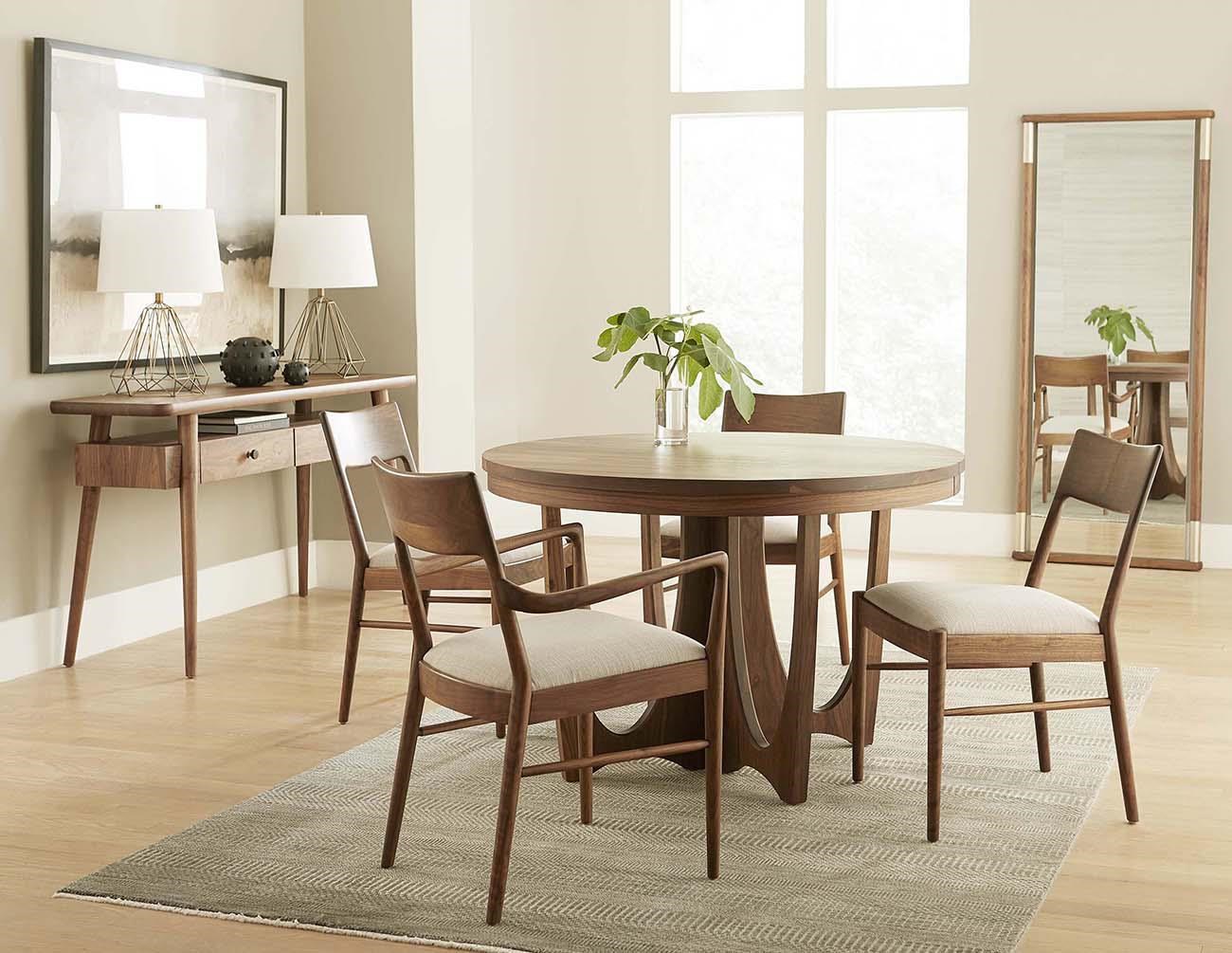 Stickley Walnut Grove STIC99312LVSWNT Walnut Grove Round Dining